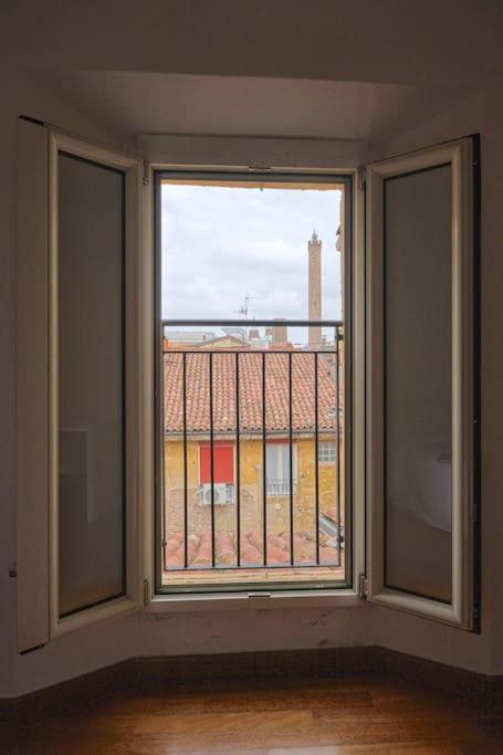Lussuoso Appartamento Nel Cuore Del Centro Storico Boloňa Exteriér fotografie